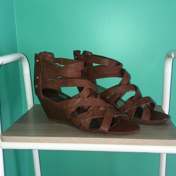 Brown strappy wedges - Picture 1 of 3